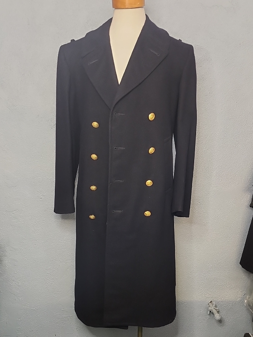 Goodmans Wool Men's Captains Coat With Removable inner lining and gold buttons